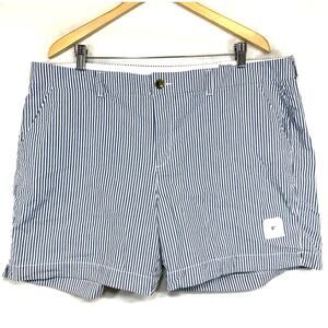 NWT Old Navy 18 Everyday Short Blue Striped Summer Casual Formal Beach Vacation